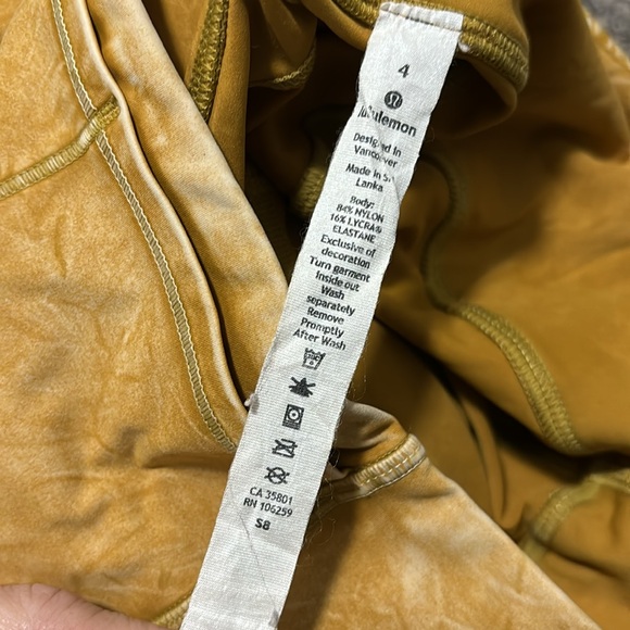 Lululemon Fast and Free High Rise Tight - Picture 4 of 8